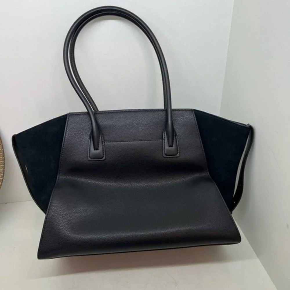 MICHAEL MICHAEL KORS Avril Extra-Large Leather Top-Zip Tote Bag black gold